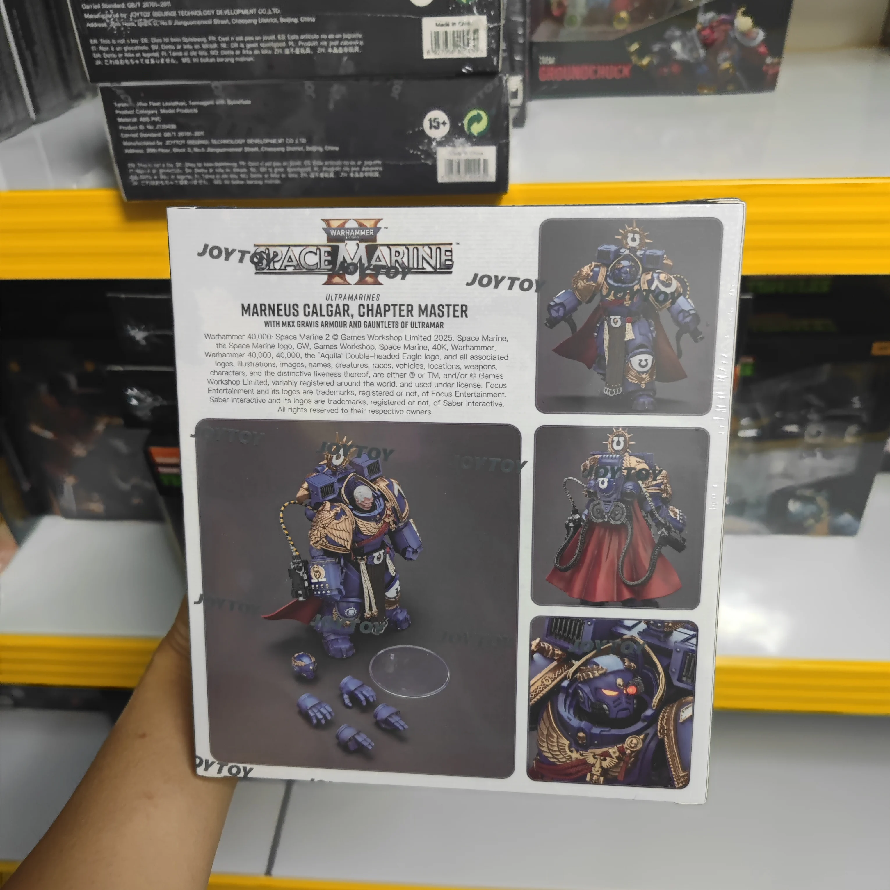 

【JOYTOY】Warhammer 40K Ultramarines Marneus Calgar Chapter Master with MKX Gravis Armour and Gauntlets of Ultramar Model