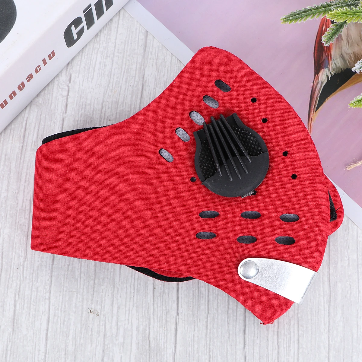 

.5 Activated Carbon Dust Mask Adjustable Hook Closure Anti Pollution Mask For Cycling Hiking Gardening Outdoor Work