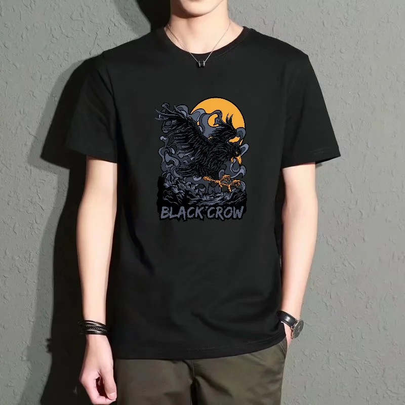 Men's Black Round-Neck Short-Sleeved T-Shirt, Personalized Crow Print Loose Top, Street Fashion, Casual and Versatile, Comfortable and Breathable, Suitable for Daily Outings and Sports.