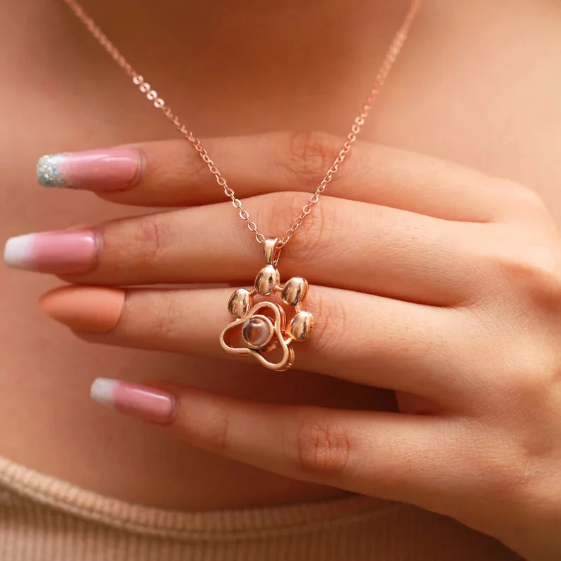 Collana con proiezione di foto personalizzata Ti amo Collana con ciondolo commemorativo con zampa di cane in 100 lingue Collana con zampa di cane con foto personalizzata