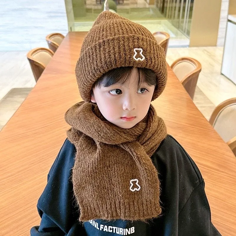 Topi syal anak versi Korea, 2 potong set anak laki-laki dan perempuan warna solid bordir beruang setelan bayi musim gugur dan musim dingin