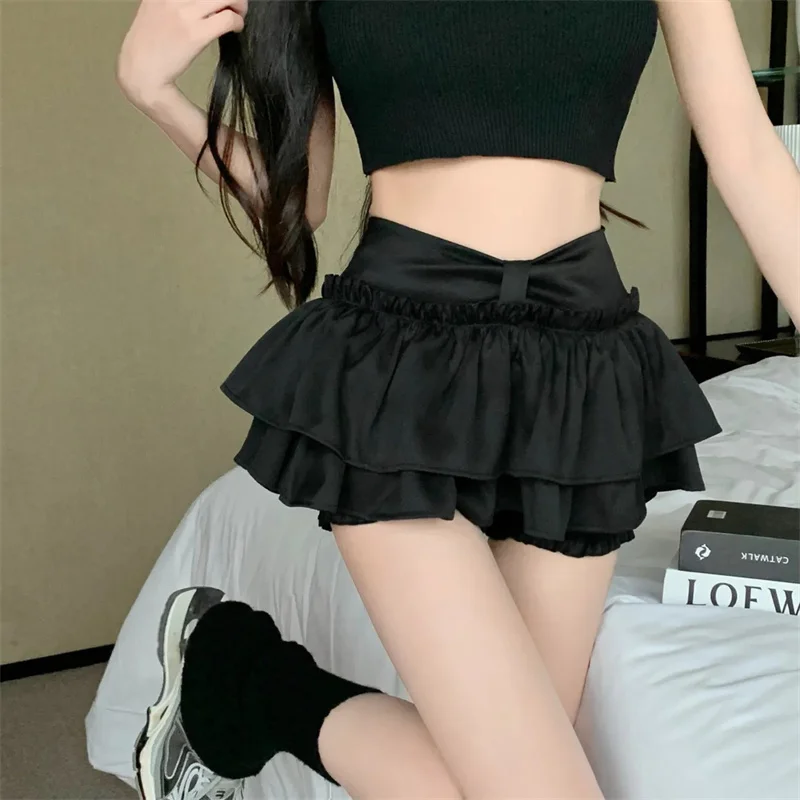 تنورة نسائية صيفية من Streetwear تنورة عالية الخصر مثيرة للغاية تنانير قصيرة للفتيات باللون الأبيض والأسود على شكل حرف a على شكل كعكة 2025