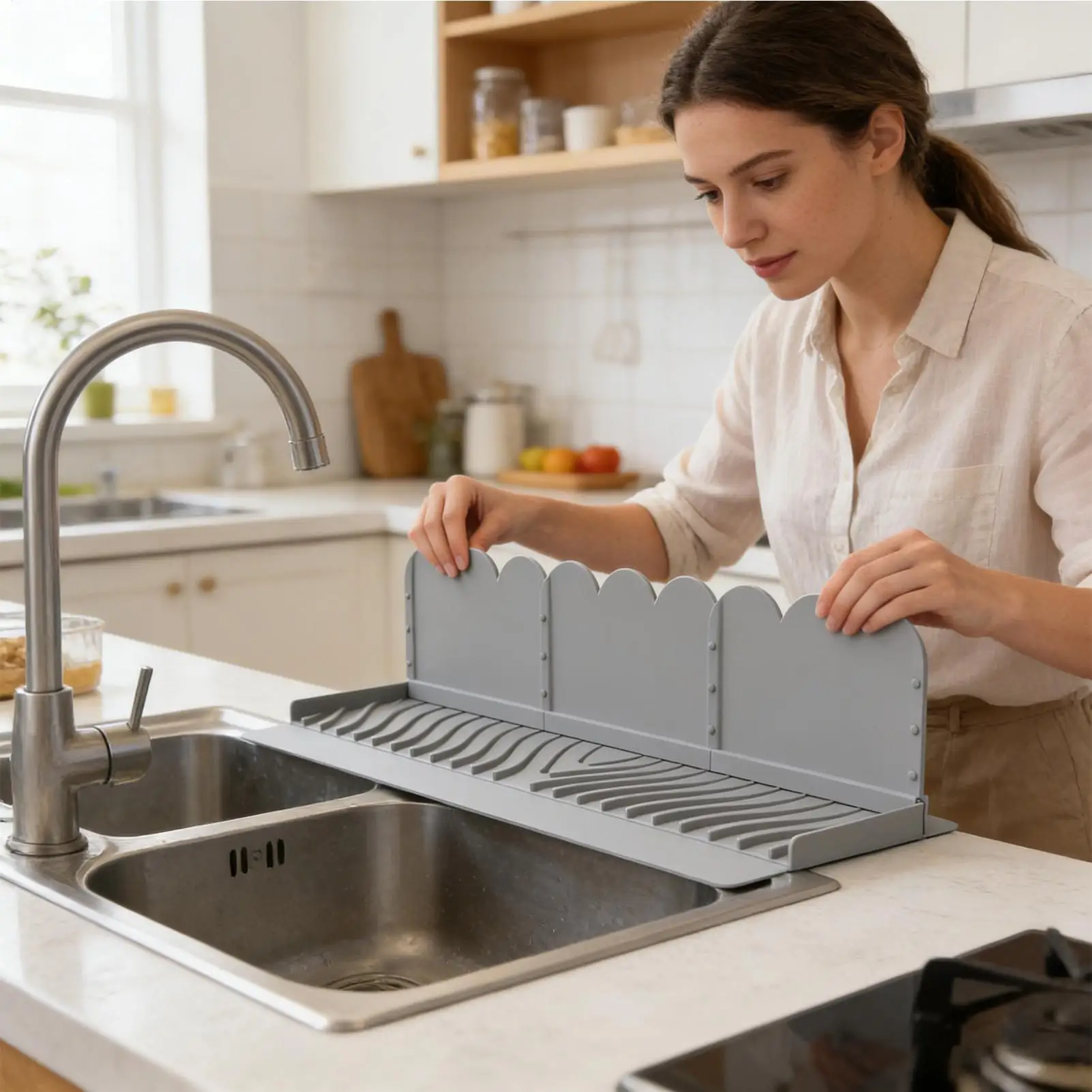 

Splash Guard for Sink Silicone Suction Cup Sink Edge Water Guard for Home Hotel Restaurant Apartment Businesses Rental House