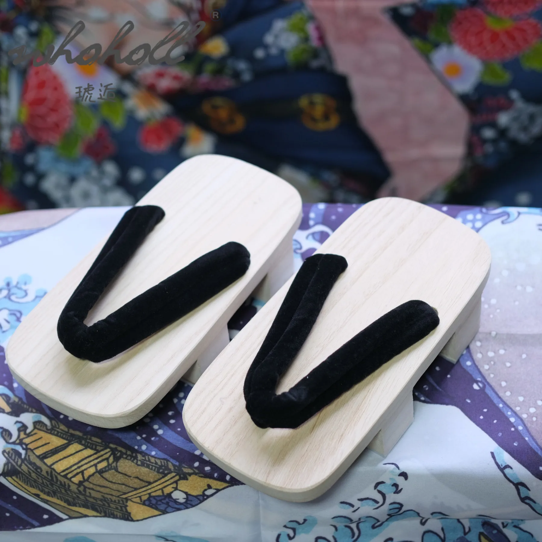 Homem Mulheres Chinelos Sapatos de Madeira Geta Japonês Anime Trajes Coplay Flip Flops Chinelos de Desenhos Animados Sandálias Tamancos De Madeira Sapatos