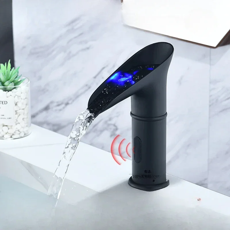 

Латунный СВЕТОДИОДНЫЙ смеситель водопад для ванной комнаты, Бесконтактный автоматический кран с изменением цвета, умный водяной смеситель с блоком управления