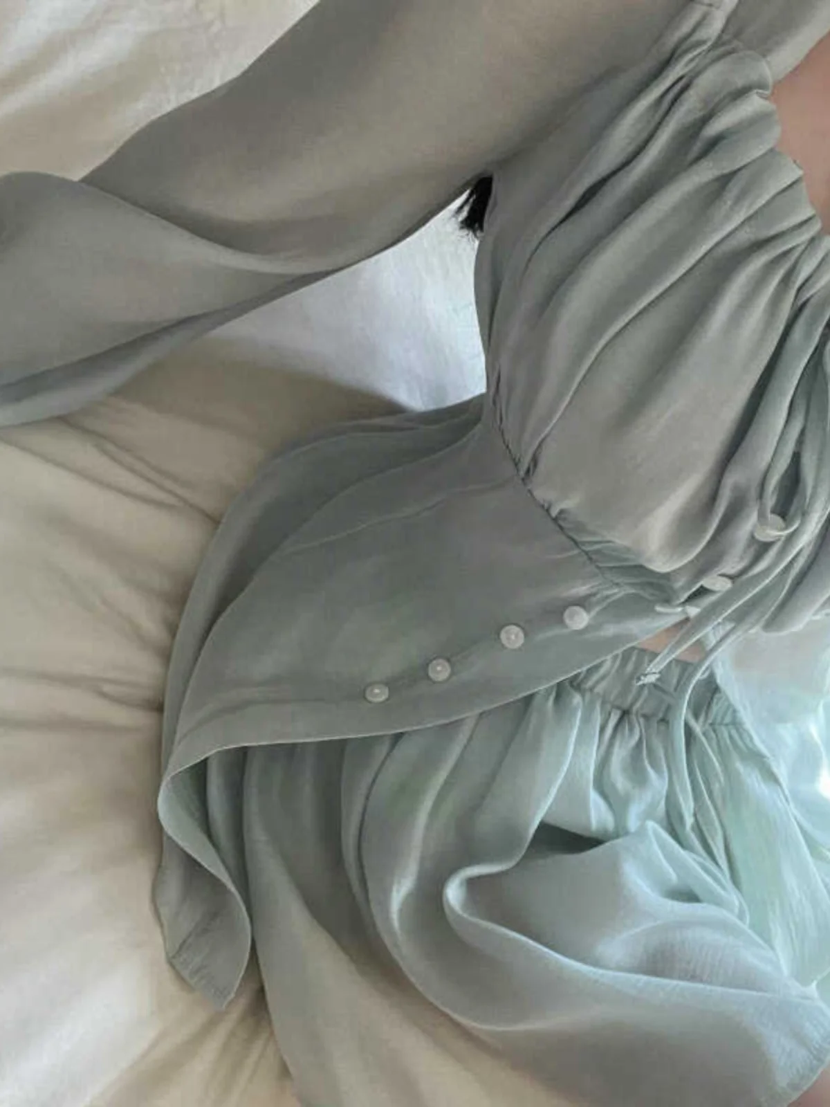 

Однотонный комплект с длинным рукавом и расклешенными брюками, с квадратным воротником, на одной пуговице, во французском стиле, приталенный, женский, премиум-класса