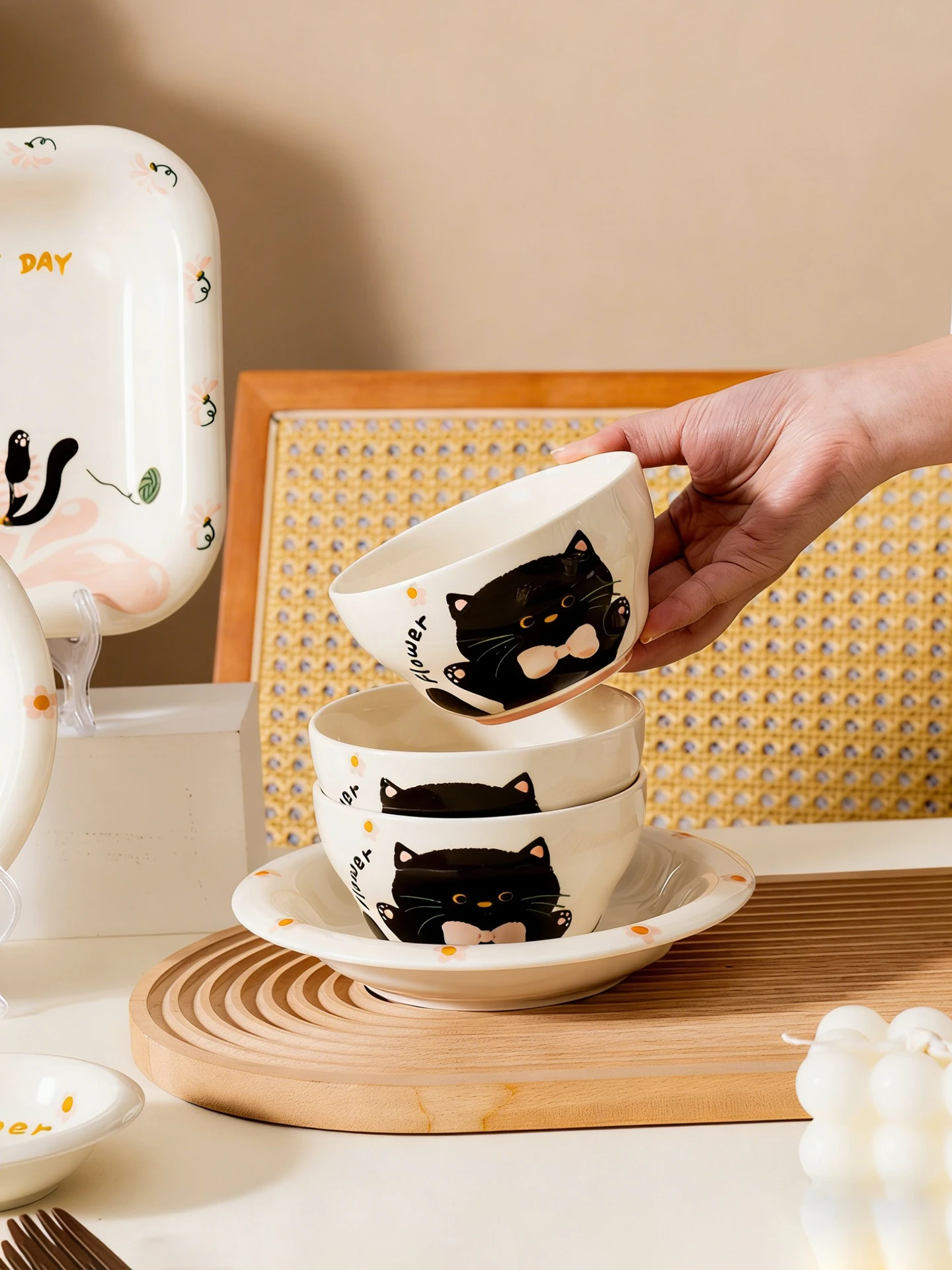 Shunxiang Ceramic Bowl Cute Cartoon Underglaze Dinnerware Set for Home Use High Aesthetic Value round Shape Microwave Safe