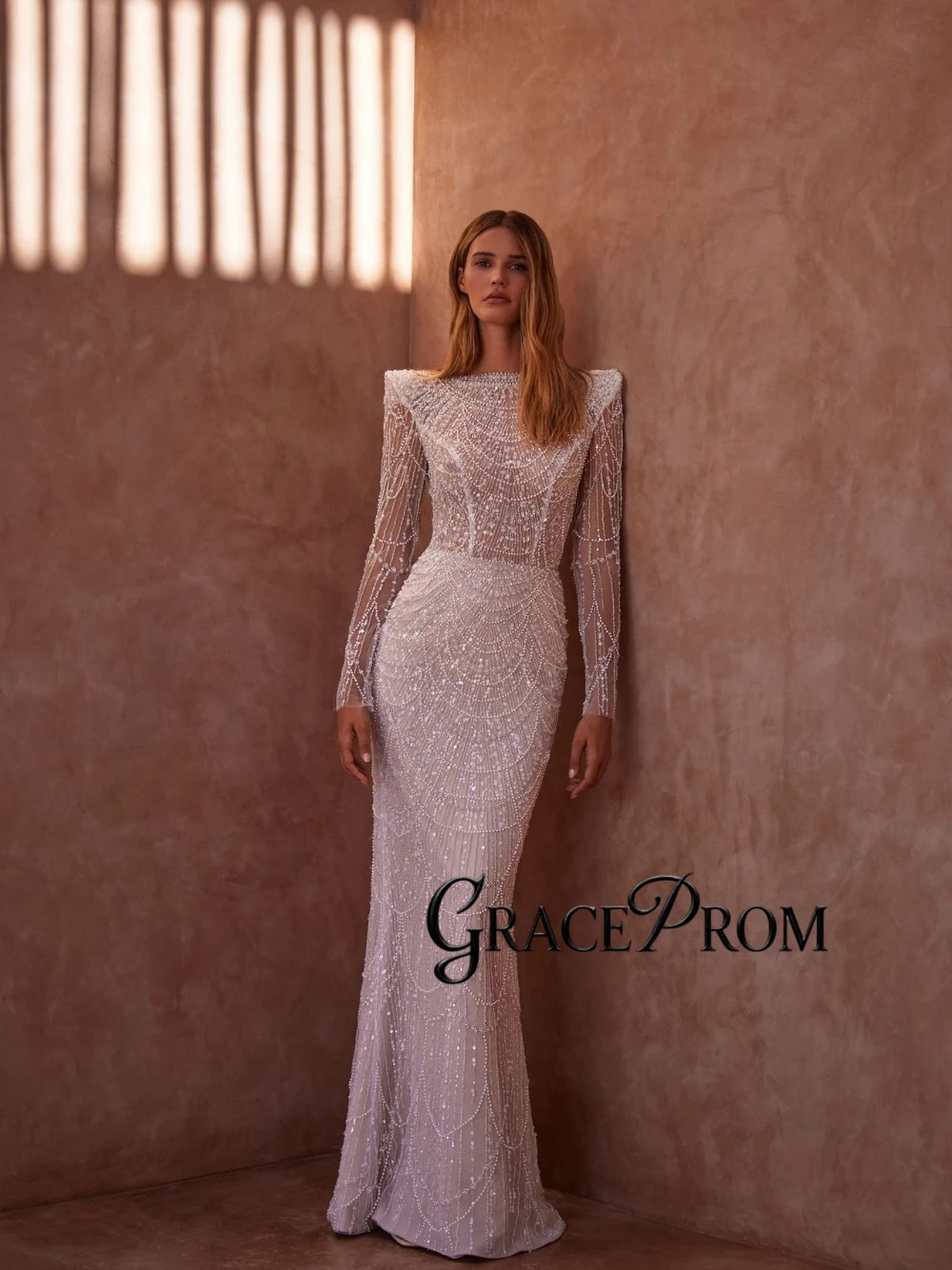 

Exquisite Pearls Tassel Wedding Dress Dreamy Sequins Long Sleeved Bridal Gown Romantic Classy Fitted Waist Customized Shiny Wear