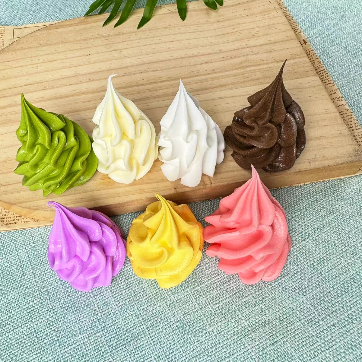 Toppers de helado de Hokkaido japonés verde de bosque verde, juguetes de cono de postre, servir suave, sabor Matcha, modelo de comida de plástico, forma 3D, 7x7cm