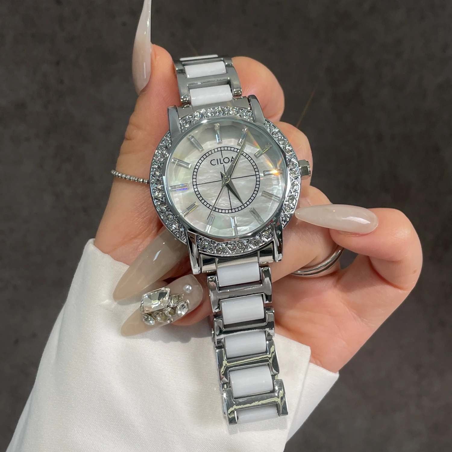 CILOA Relógio feminino de última geração com mostrador grande branco, 2025 nova moda casual presente de luxo, relógio de quartzo à prova d'água de última geração