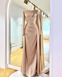 Champagne Satin Arabia saudita maniche lunghe O collo abiti da sera guaina increspato Full Back musulmano perline abito per occasioni formali