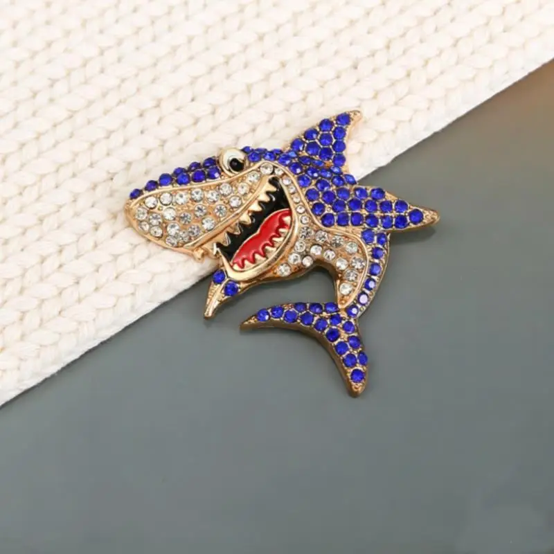1pcs Creative Cute Rhinestones Shark Brooches For Women Clothing Coat Jewelry Accessories