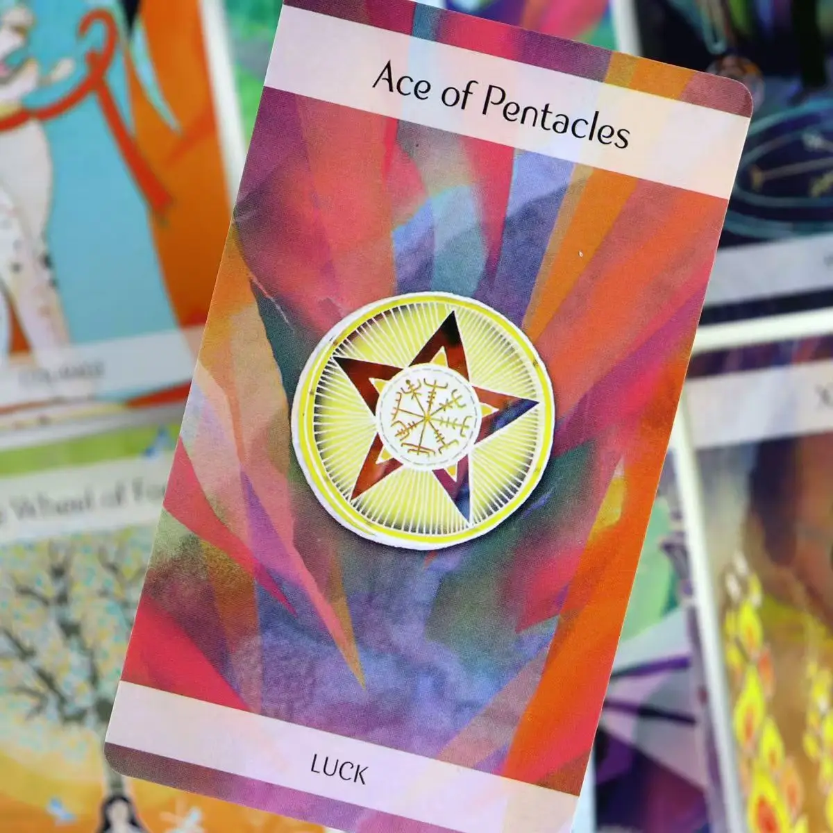 Een volledig dek met 79 kaarten geïnspireerd door oude Noordse mythen en folklore de magische Noordse Tarot 10,3 * 6 cm