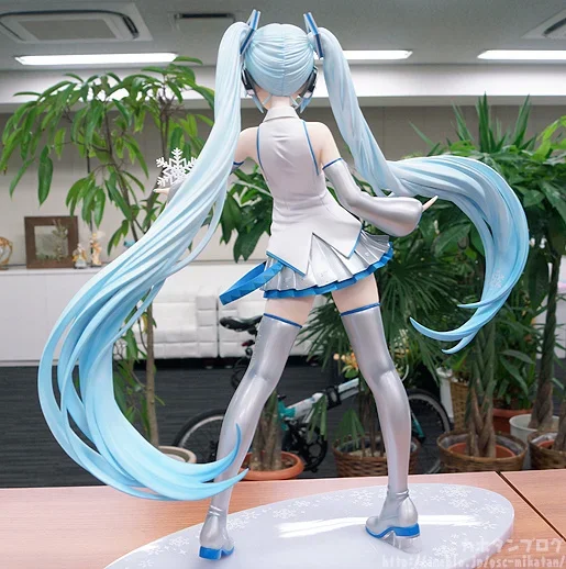 42CM Hatsune Miku Anime Figure SNOW MIKU Garage Kit Beautiful Girl Character  Model doll Collectibles Gifts