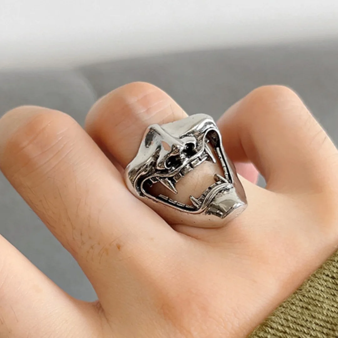 Vintage Half Face Design Ring for Men Fashion Popular Punk Hip Hop Style Metal Adjustable Ring Jewelry Accessories Gifts