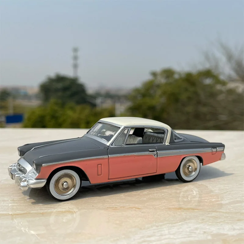 12.5CM Studebaker Coupe Car 1955 America Classic Car Model Metal Die-Cast & Toy Vehicle Adult Fans Collection Gift 43002