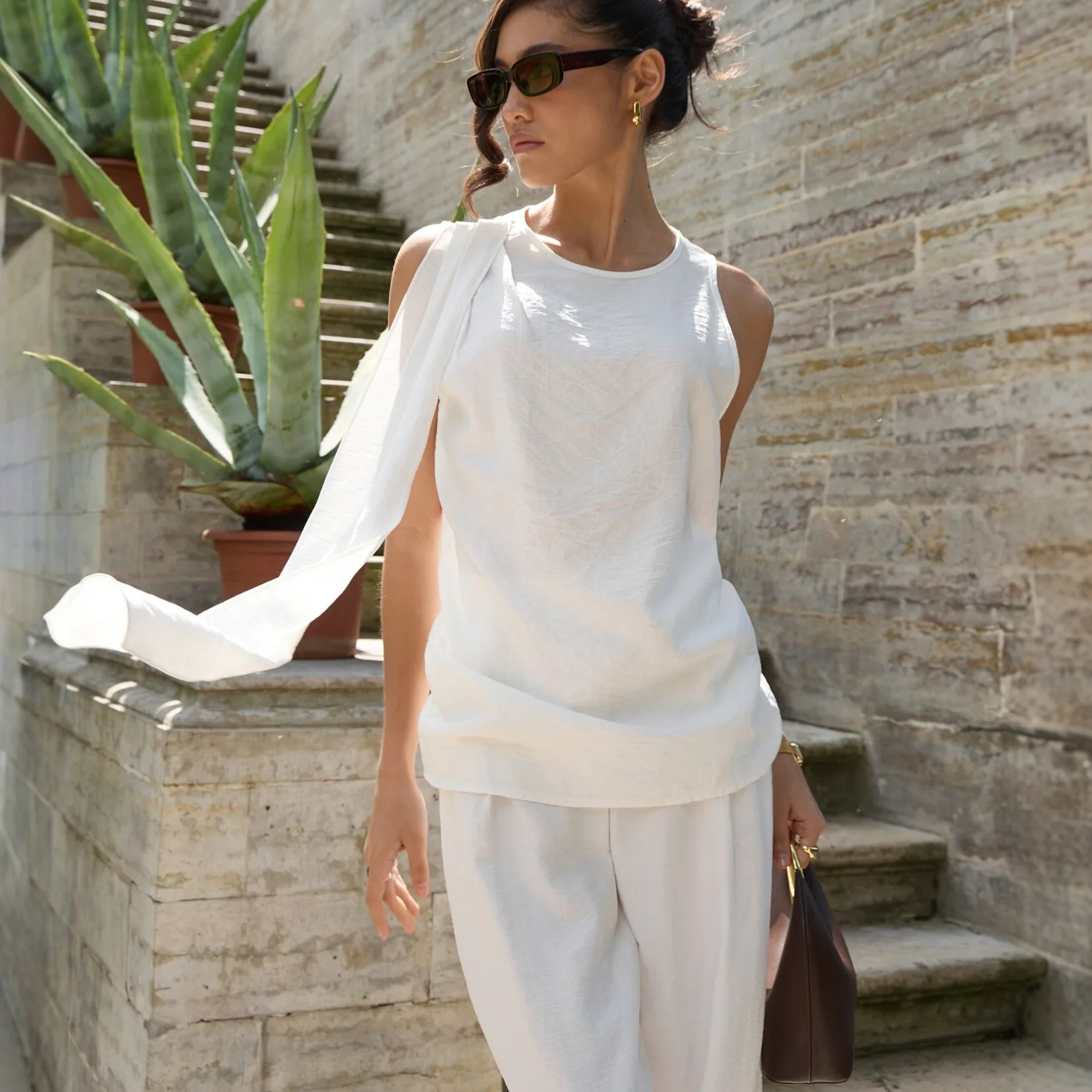 

Amazon Cross-Border European And American Women's Fashion New Round-Neck Sleeveless Casual T-Shirt, Loose Vacation-Style Top