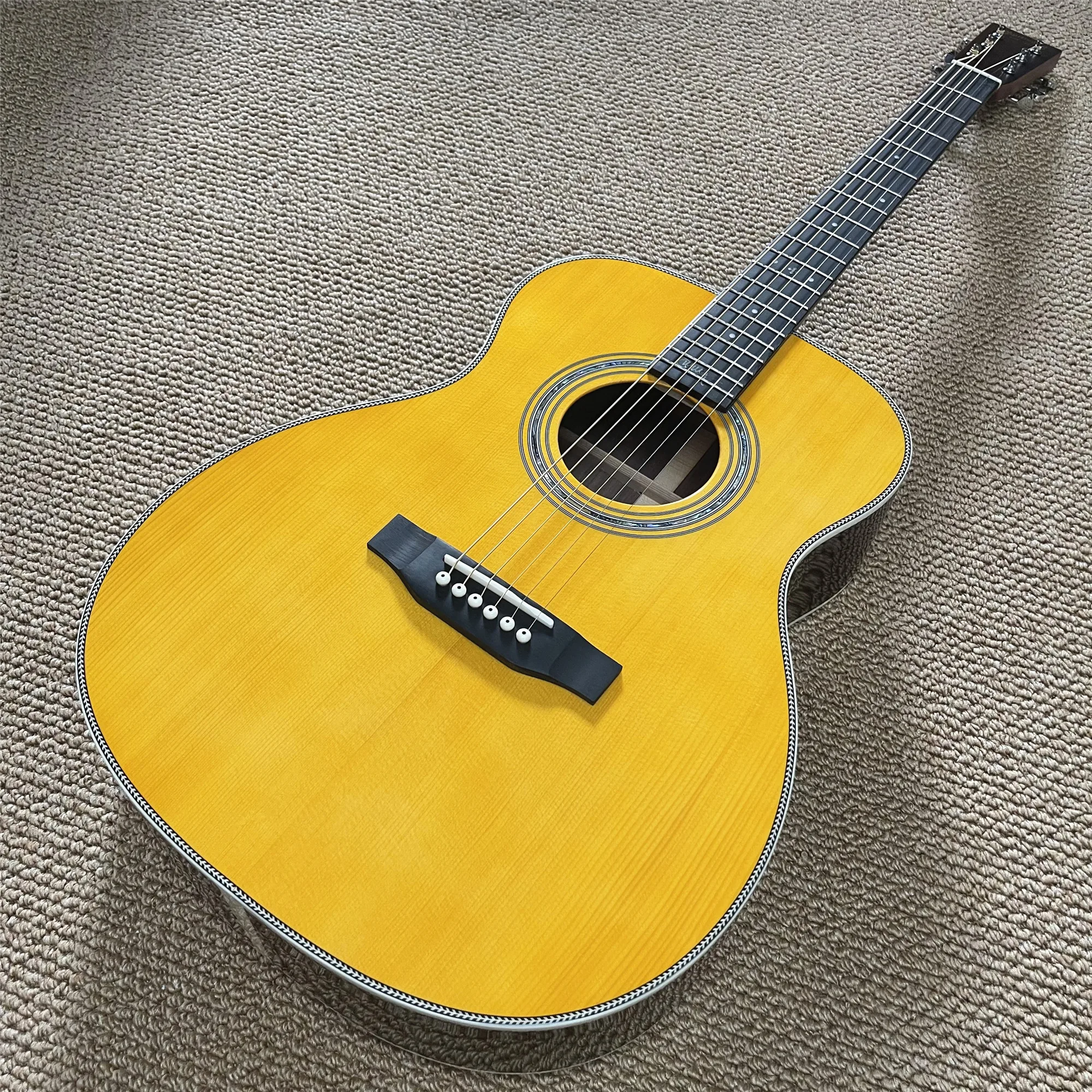 Top Quality Solid Wood 40 Inches OM28 Series Acoustic Guitar Yellow Polished Spruce Ebony Fingerboard