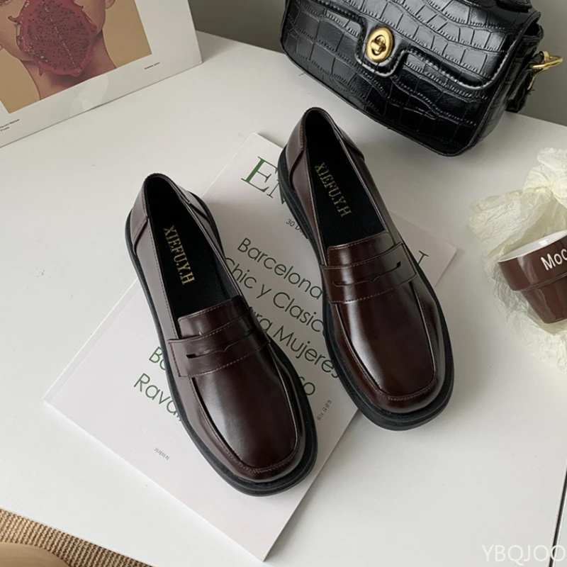 Fangtou ربيع وصيف جديد ريترو أحذية واحدة بسيطة مريحة الفم الضحلة منخفضة أعلى أحذية واحدة خشنة