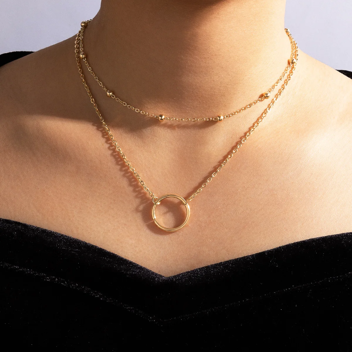 New European Women\'s Necklaces Double-layers Gold Color Short Chain Round Piece Pendants Clavicular Chain Fashion Jewelry