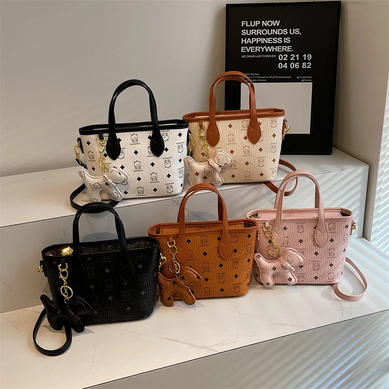 

Trendy Ladies Crossbody Bag - Luxury Brand Shoulder Purse With Vintage Buckle & Card Holder Slots