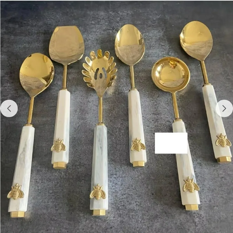 

Exquisite white and gold tableware for dinner and parties