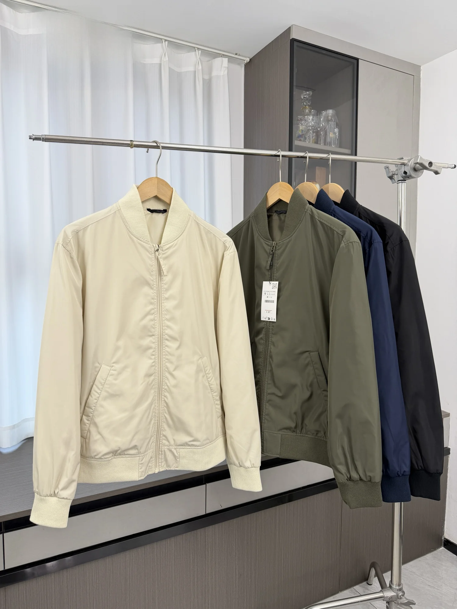 

Lightweight Tech Fabric Baseball Collar Pilot Jacket Men's Casual Versatile Spring Outerwear Loose Fit Long Sleeve Zipper Clo...