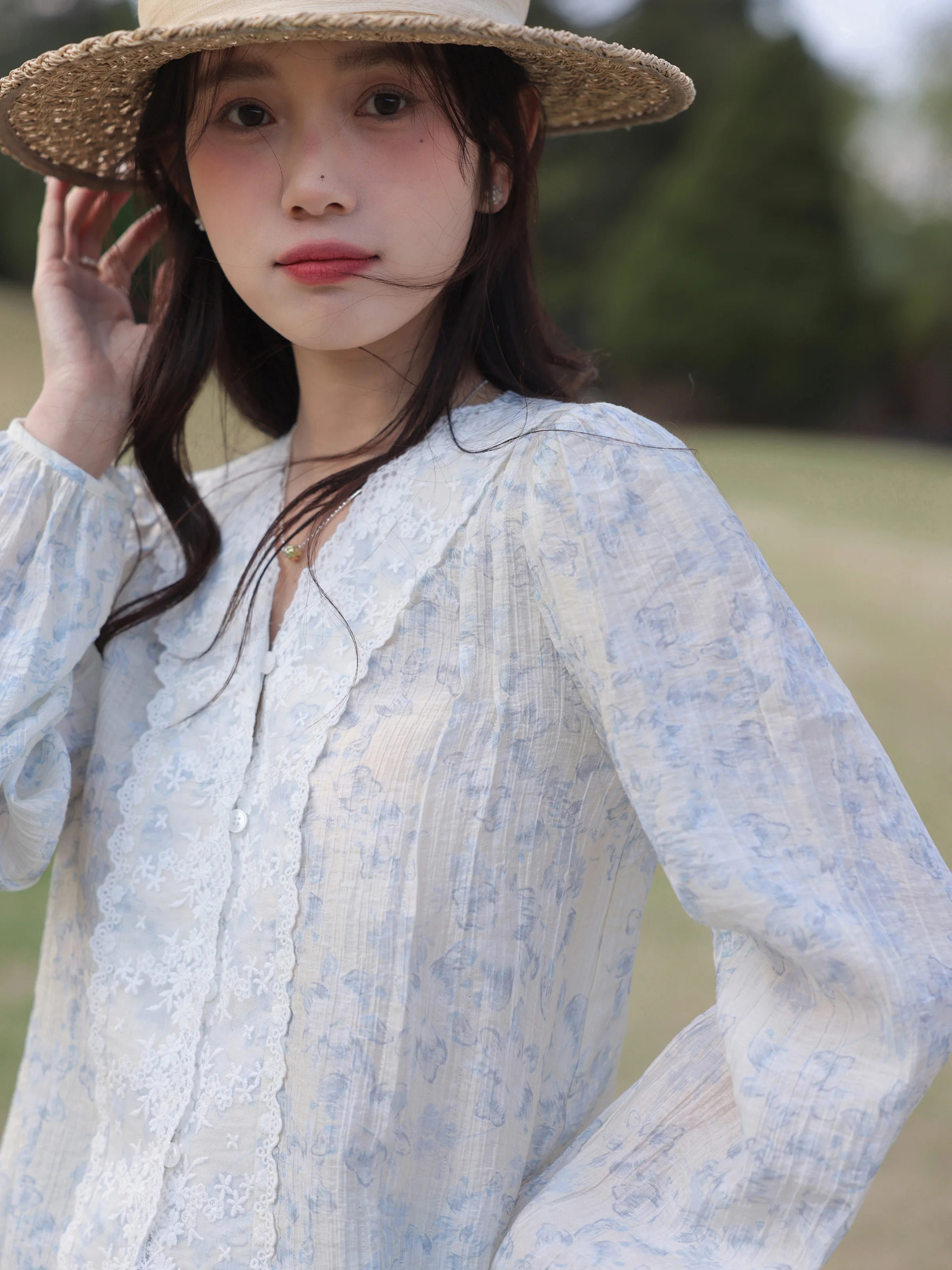 Lace Trim Floral Blouse Women Summer Puff Sleeve Vintage Loose Fit Elegant Lightweight Button Down Shirt Top with Ruffle Detail