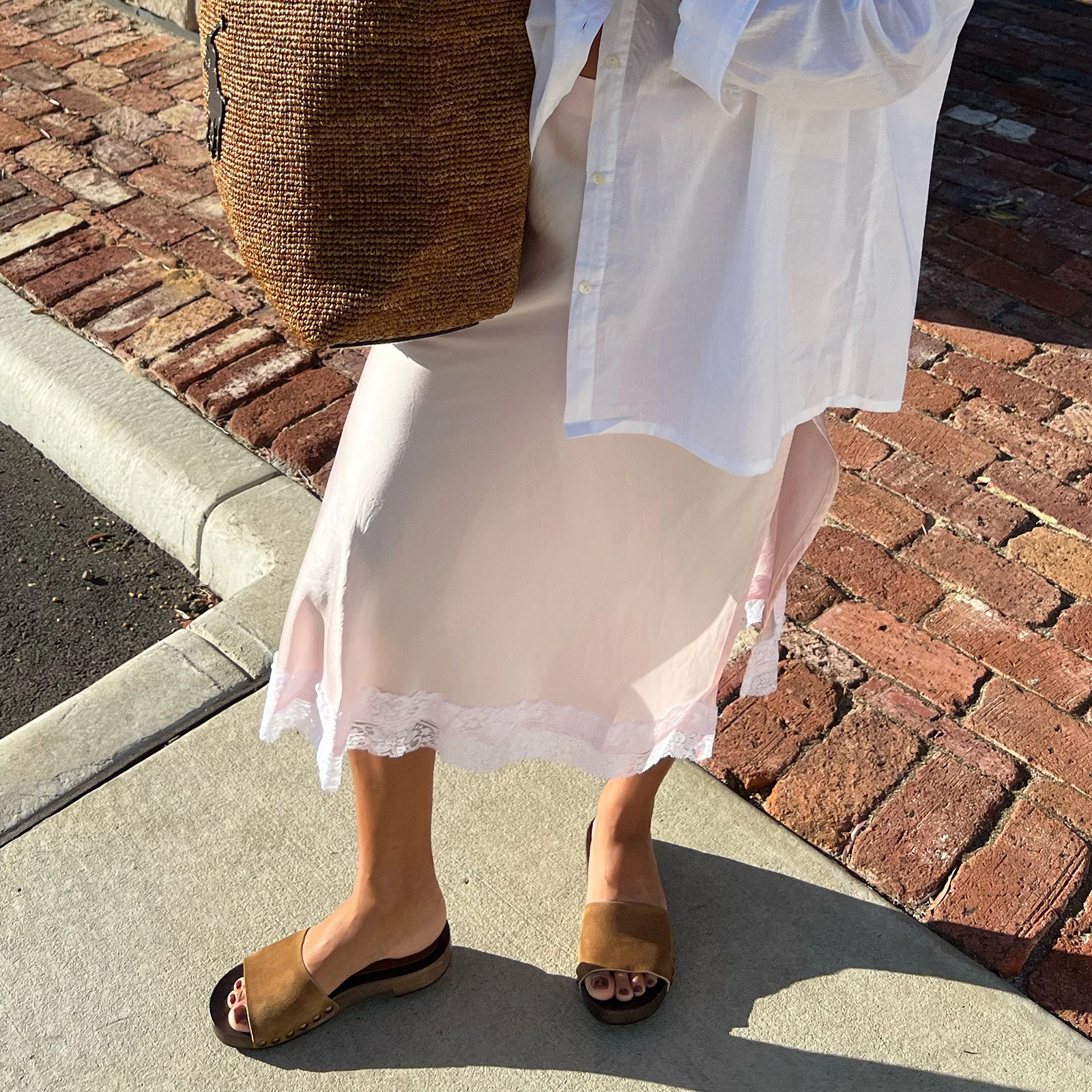 

Women y2k Fairycore Half Slip for Under Dress Elegant Lace Trim Side Slit Satin Midi Skirts Elastic Waist Silky Lace Underskirts