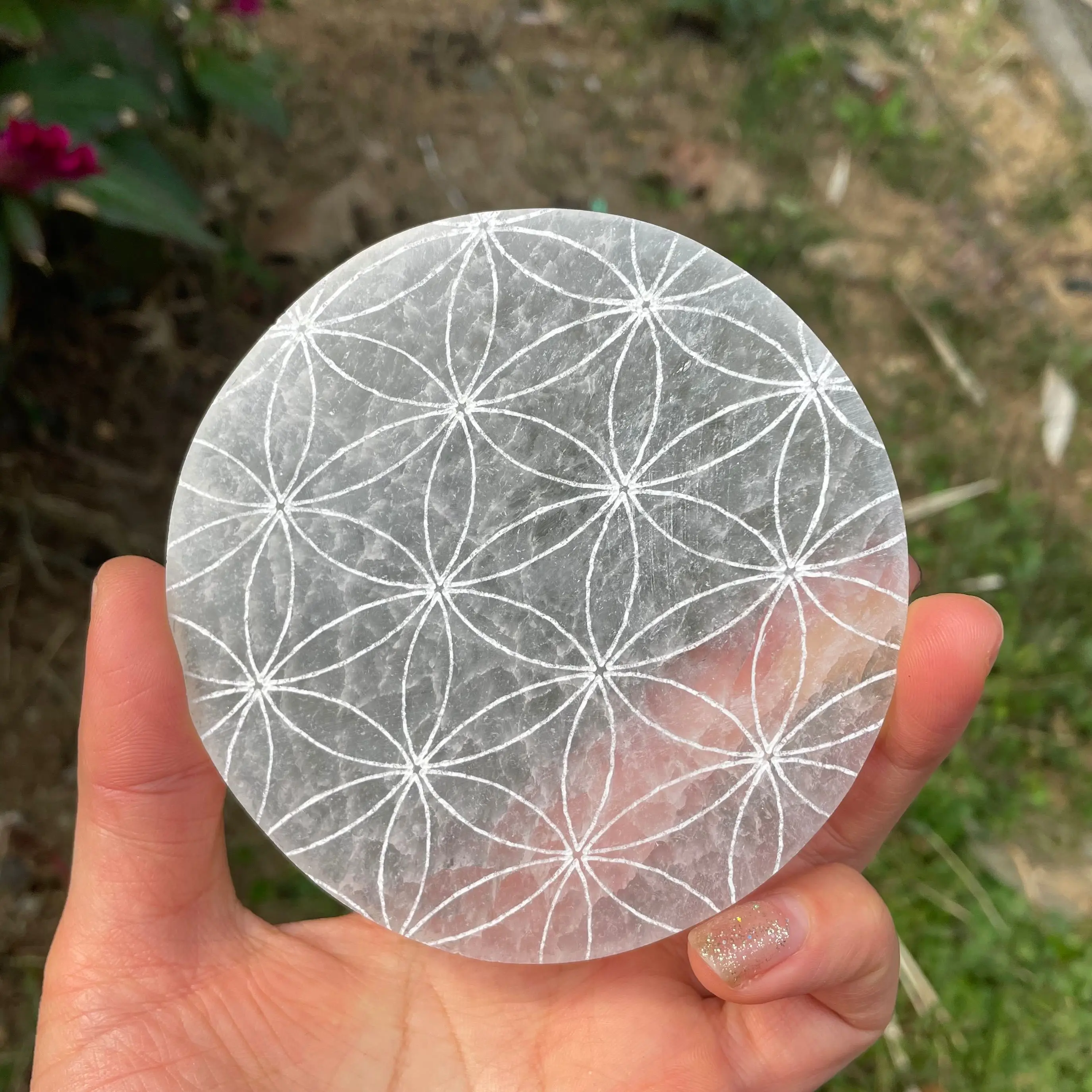 

2pcs 10cm Natural SeleniteStone Circle Disk Gypsum Crystal Flower Of Life Chakra Round Plate