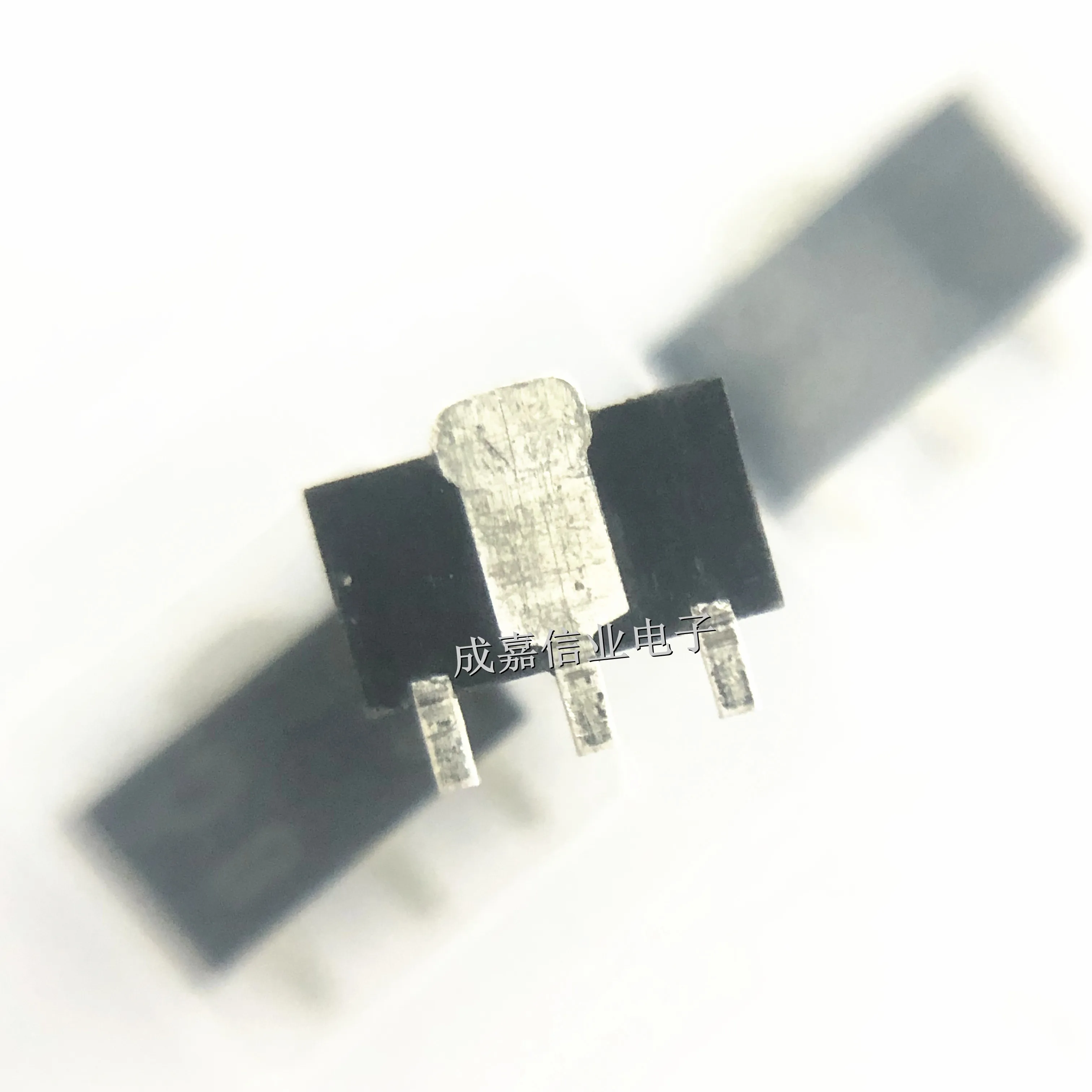 10pcs/Lot UPC78L12T-E1 SOT-89-3 MARKING;8G Linear Regulator IC Chip 100mA 12V