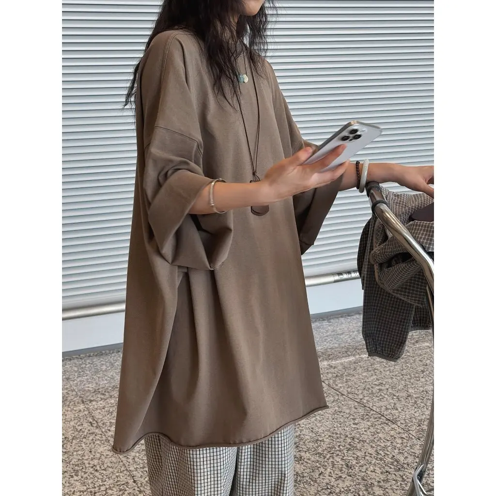 

Women's Summer Paris Old Money Style Mid-Split Large Drop Shoulder Airey T-Shirt Silhouette Top Fashionable Casual Wear