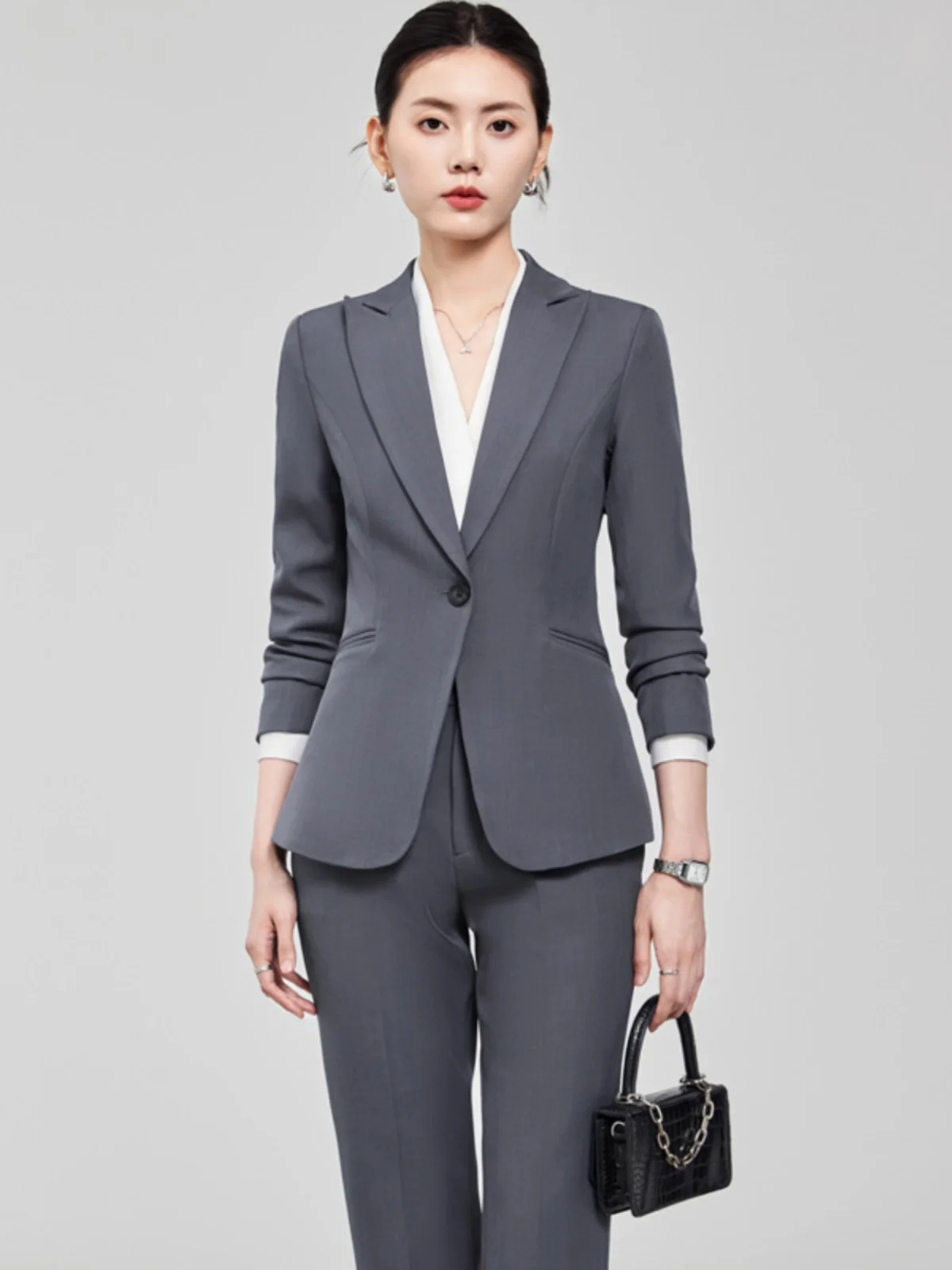 

Профессиональный деловой женский костюм для офиса и работы, весна-осень, приталенный крой, стильный дизайн, высококачественный комплект.
