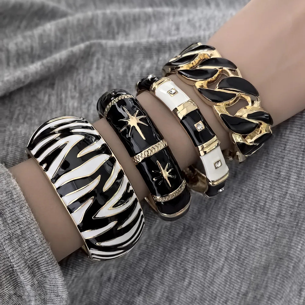 Pulseiras largas de metal redondas esmaltadas banhadas a ouro com estampa de zebra para mulheres, pulseira geométrica irregular de primavera, joias