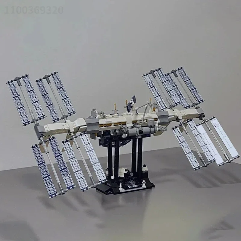 876pcs Ideas International Space Station Building Blocks Kit Bricks Classic Movie Model Boys Toy Children Birthday Gift