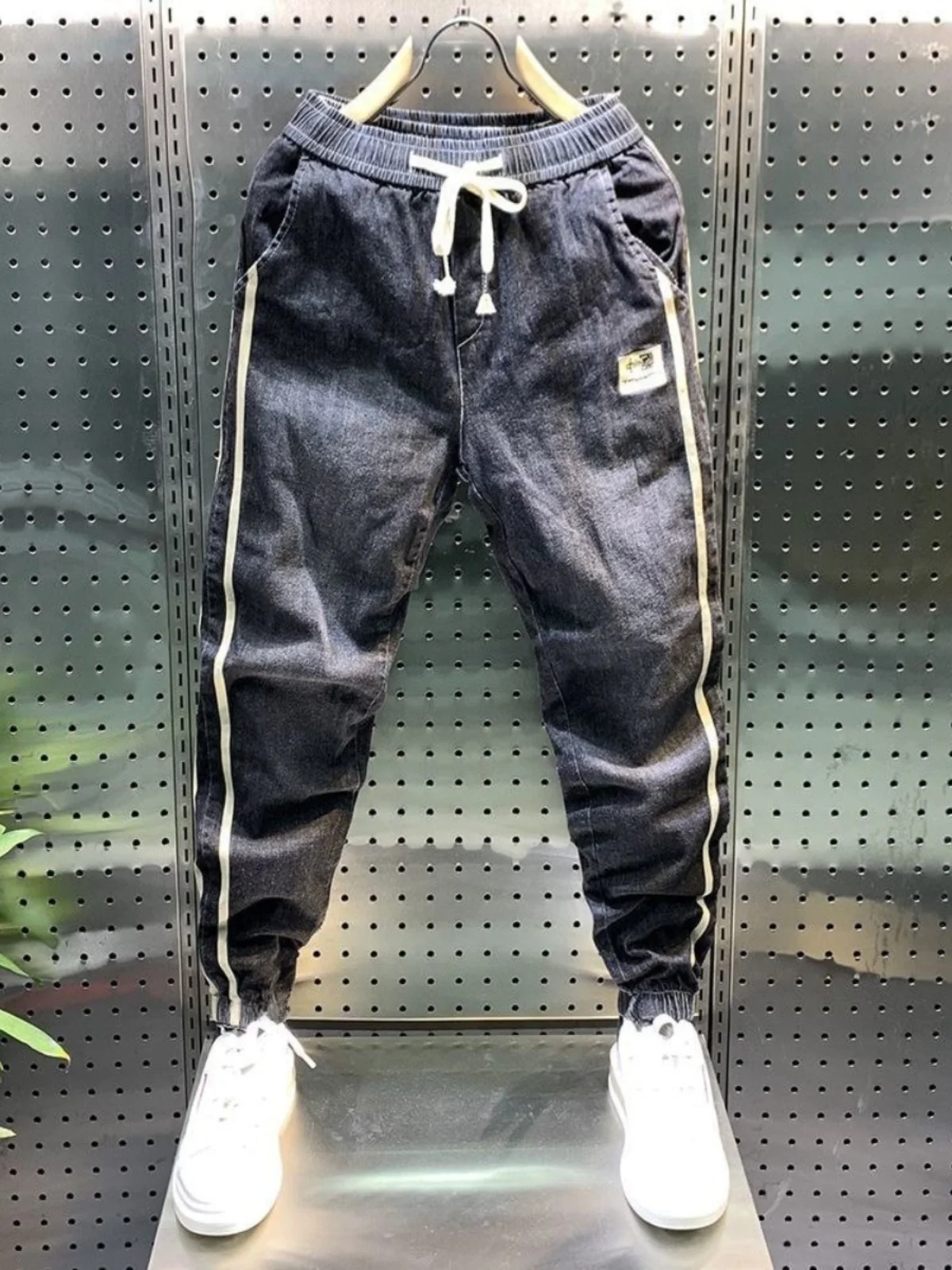 

Осенние новые свободные повседневные джинсы Харлан с вышивкой и манжетами, мужские модные брендовые молодежные универсальные облегающие брюки с девятью точками