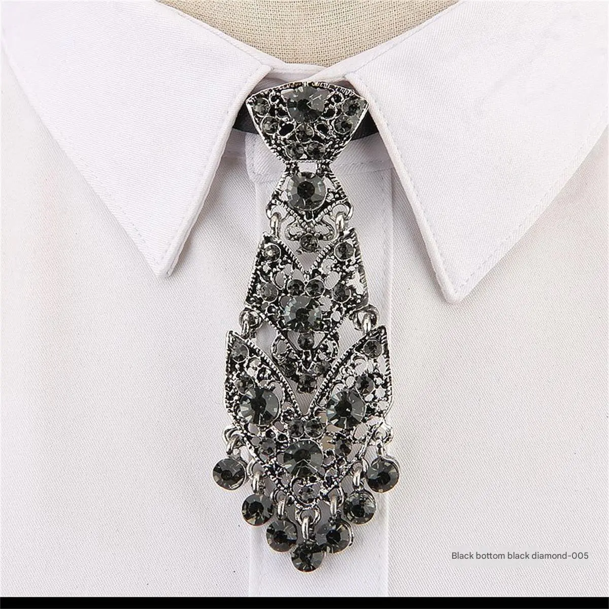 شخصية عصرية عصرية للجنسين على الطراز الكوري لحفلات الكوكتيل وحفلات الزفاف وربطة عنق صغيرة من الماس المعدني