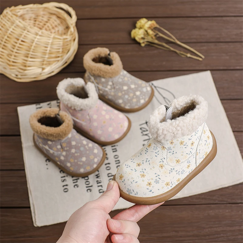 

Осенне-зимние зимние сапоги для маленьких девочек, уличная теплая плюшевая детская обувь принцессы с цветочным принтом, нескользящая мягкая подошва, детские сапоги для малышей