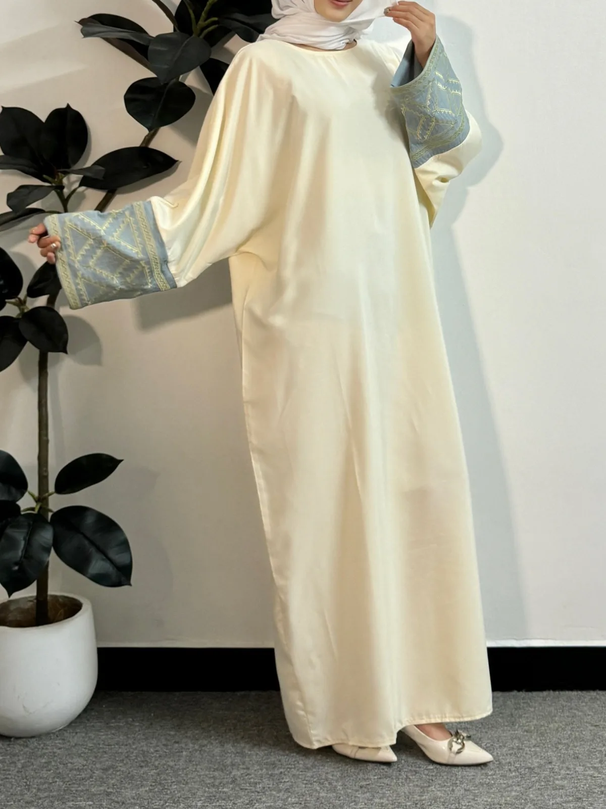 Embroidery Prayer Dress Muslim Kaftans Long Sleeve Loose Maxi Length Ramadan Dresses Islamic Clothing Women Abaya Muslim Jilbabs