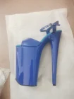 "crossdress"