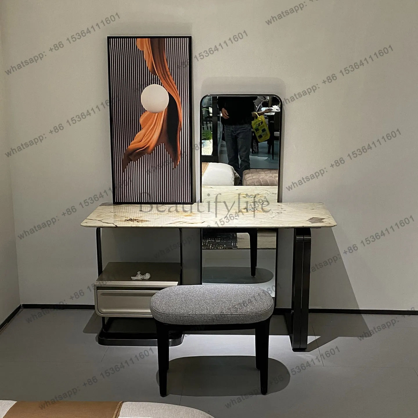 

Дизайнерский итальянский стол в стиле лёгкой роскоши, минималистичный, Dora, с натуральной каменной столешницей, для офиса, письма и чтения.