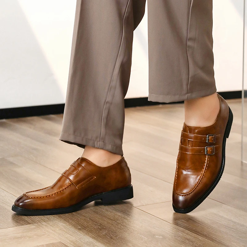 العلامة التجارية مشبك مزدوج تصميم أنيق جلدية عارضة أحذية الراحة جودة الأعمال حزب تاريخ الأحذية الجلدية المنخفضة قطع الرجال المتسكعون