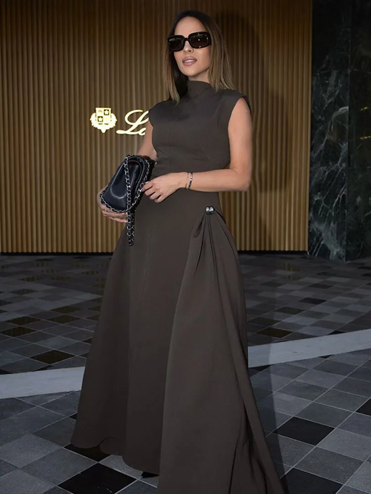 Elegant Oblique Collar Pleated A-line Dress For Women Fashion Brown Sleeveless Slim Long Dresses 2024 New Evening Party Gowns