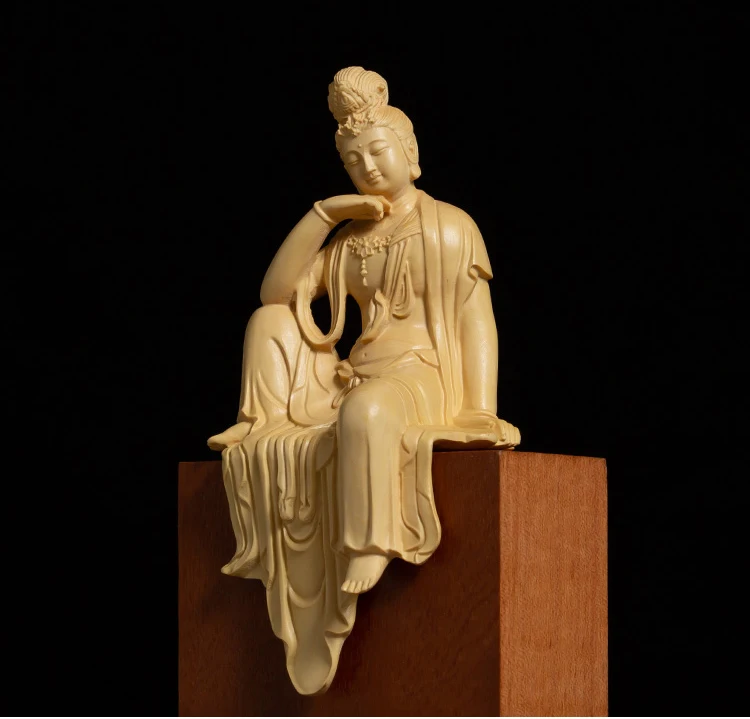 Sitting Guanyin Bodhisattva Statue Solid Wood Figure Handmade Carved Buddha Statue Home Decoration Crafts Kuan Yin