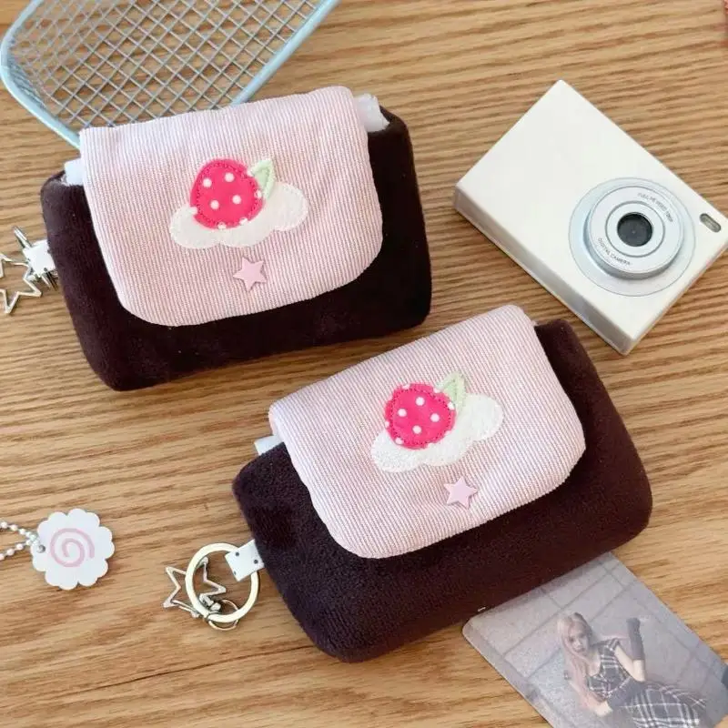 1 Stück Niedliche Doppelschichtige Erdbeer-Geldbörse Kawaii Stoff-Karten-Lippenstift-Aufbewahrungstasche – Detail 4