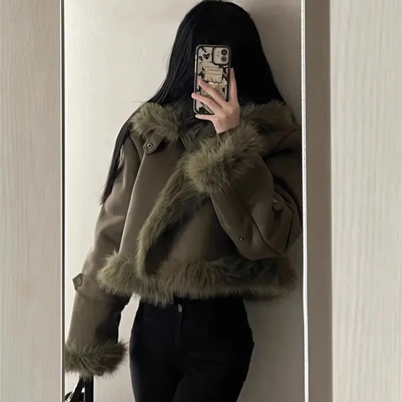 

Корейская женская замшевая верхняя одежда с длинными рукавами, 2025 г., женская модная короткая куртка для отдыха, осень-зима, женское высококачественное лоскутное пальто Pur