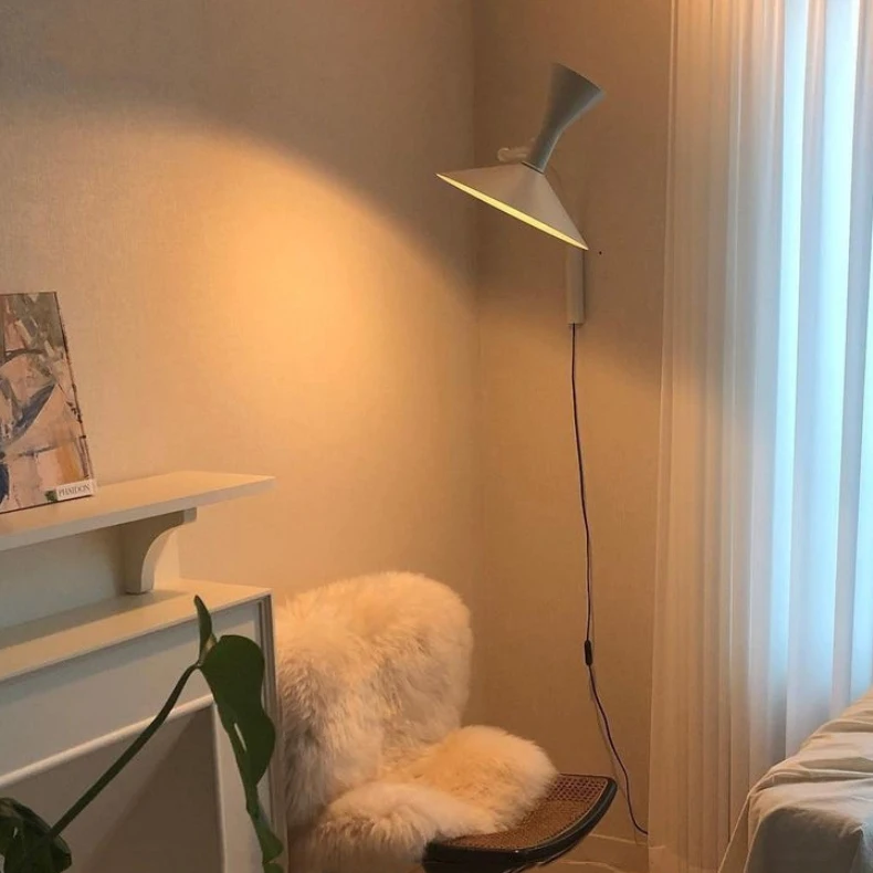 Italy Designer Wall Light Living Room Rotatable Sconce