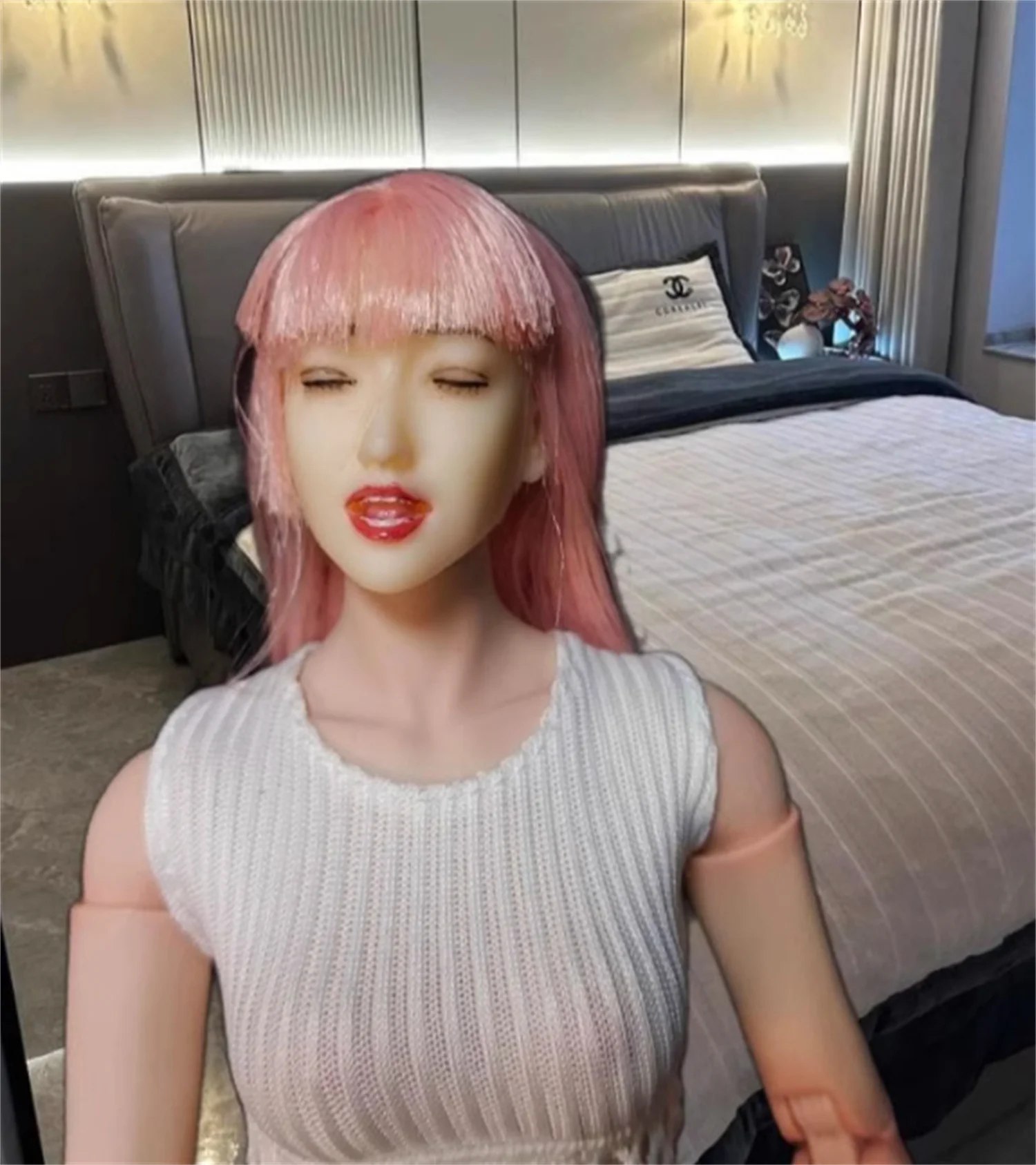 1/6 Female Pale Head Sculpt Close Eyes Expression Pink Hair Fit 12'' Female PH TBL Figure Body model toys