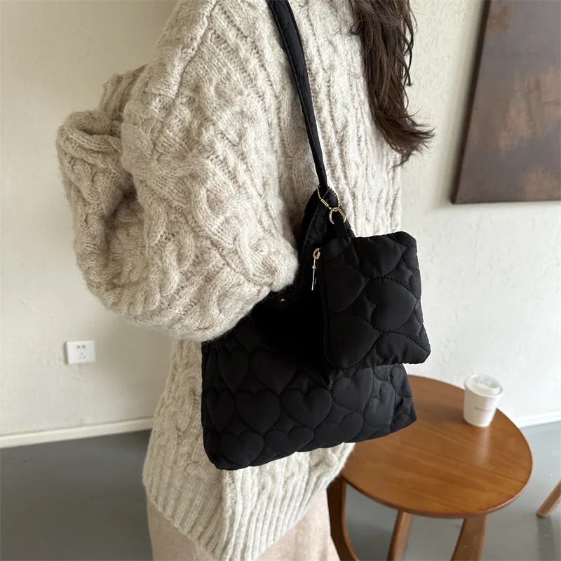 Women\'s Bags Solid Color Quilted Tote Bag Large Capacity Cotton Padded Handbag Trendy Fluffy Shoulder Bag for Winter Purse Bolsa