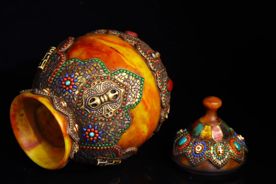 

11”Old Xizang Folk Collection Old Beeswax Mosaic Gem gZi Beads Shell Lotus TextureTreasure jar Buddha jar Worship Hall